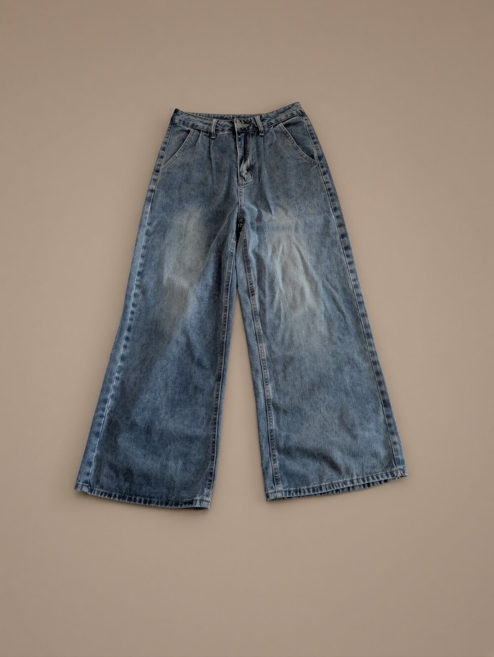 Wide-Leg Women's Flared Jeans in Washed Blue